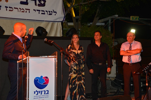 ראש העיר נושא מברך