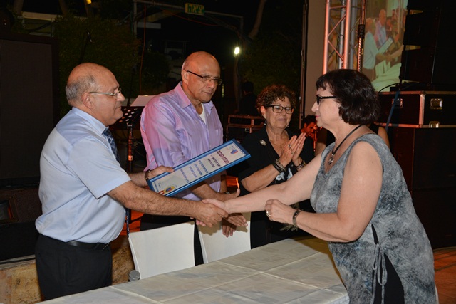 תעודת הוקרה לאלמנתו של יעקב דוברובסקי