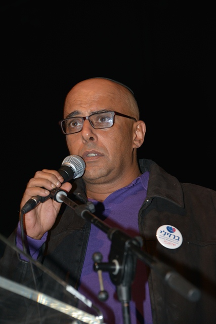 אביו של לירן הפצוע מרגש את הקהל