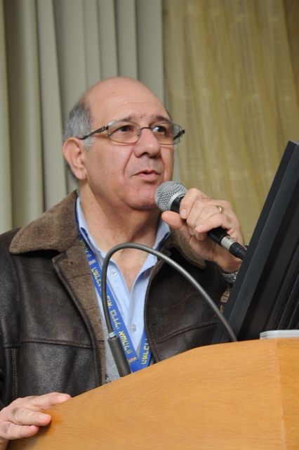 ד"ר אמיל חי, סגן מנהל המרכז נושא דברים